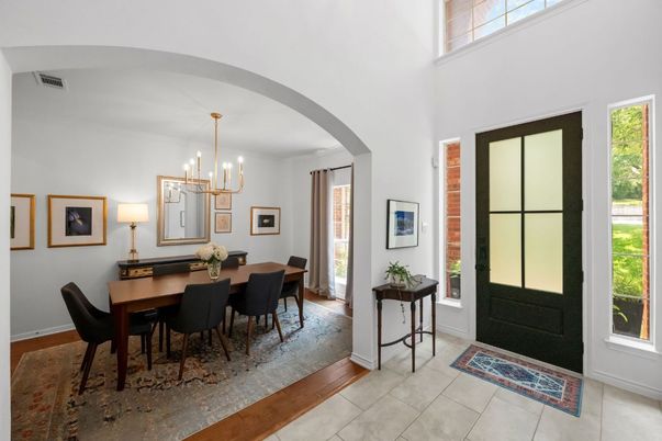 Chandelier, Dining room, Interior, Pendant Lights