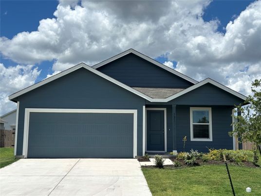 Attached, Exterior, Facade, American Craftsman