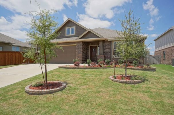 Attached, Exterior, Facade, Brick Facade, Ranch