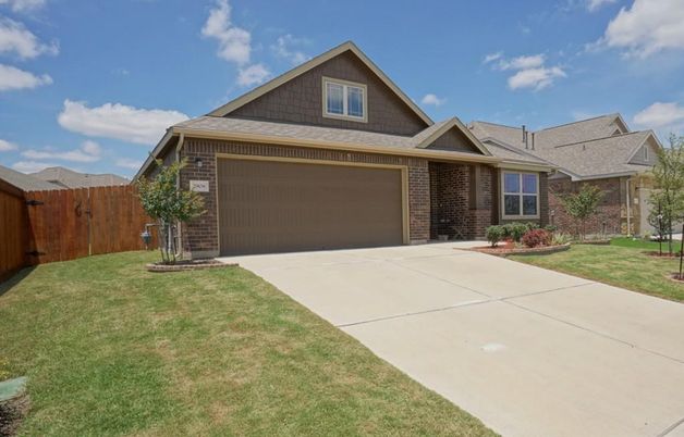 Attached, Exterior, Facade, Brick Facade, American Craftsman