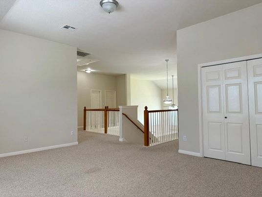 Empty room, Interior, Pendant Lights