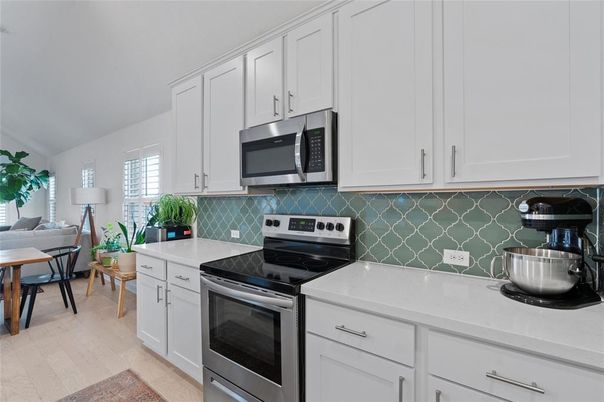 Dining room, Interior, Kitchen, Stainless Steel Appliances, Wood Texture Flooring