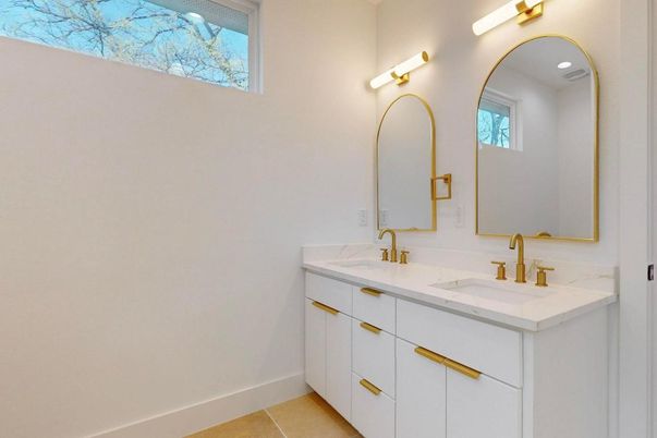 Bathroom, Dual Sink Vanities, Interior