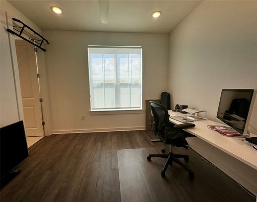 Home Office, Interior, Recessed Lighting, Wood Texture Flooring