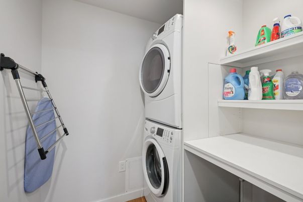 Interior, Utility Closets, Washer, Wood Texture Flooring