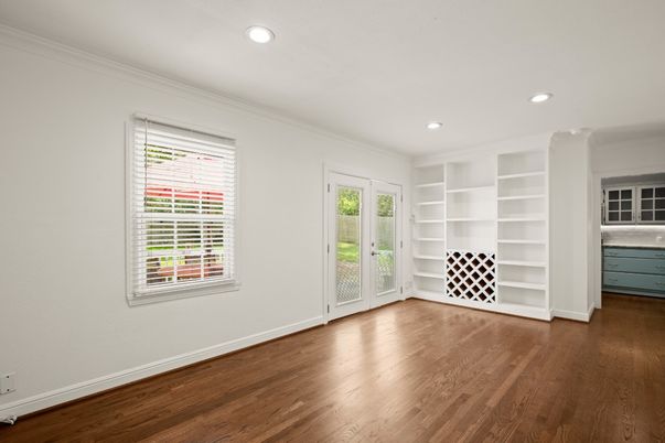 Empty room, Interior, Recessed Lighting, Wood Texture Flooring