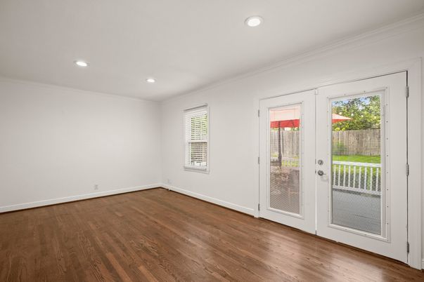 Empty room, Interior, Recessed Lighting, Wood Texture Flooring