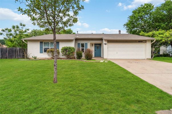 Attached, Backyard, Exterior, Facade, Brick Facade, Ranch