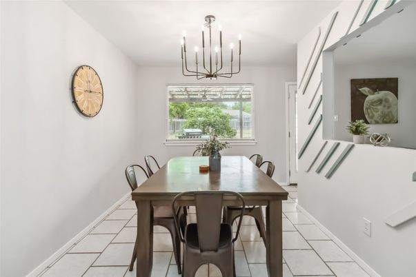Chandelier, Dining room, Interior
