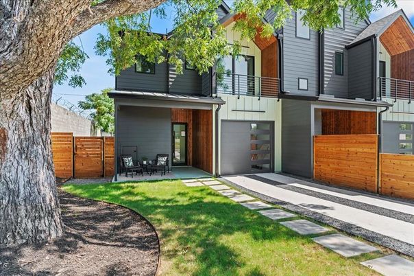 Attached, Backyard, Exterior, Facade, Modern