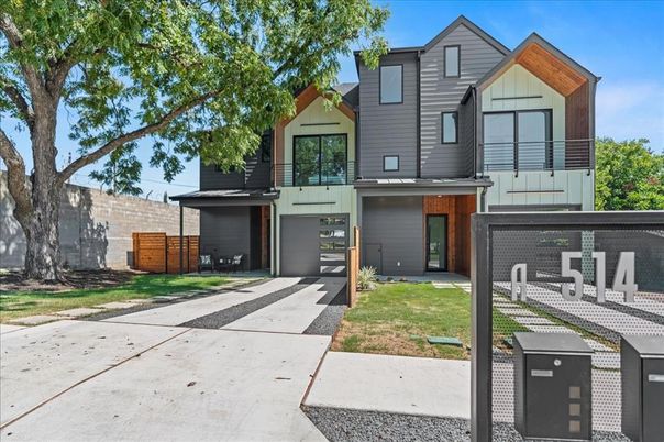 Attached, Exterior, Facade, Modern