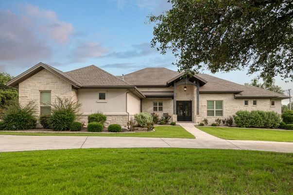 Backyard, Exterior, Facade, Ranch