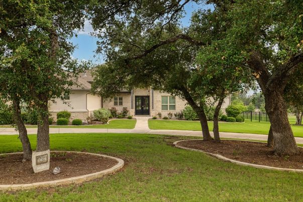 Backyard, Exterior, Facade, Ranch