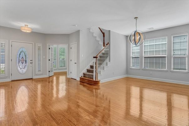Empty room, Interior, Pendant Lights, Wood Texture Flooring