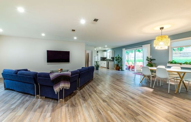 Dining room, Interior, Living room, Recessed Lighting, Wood Texture Flooring