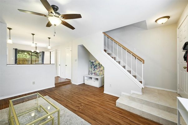 Interior, Pendant Lights, Wood Texture Flooring