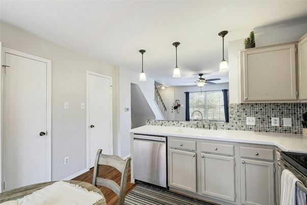 Interior, Kitchen, Pendant Lights, Wood Texture Flooring