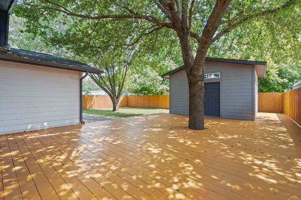 Detached Garage, Exterior
