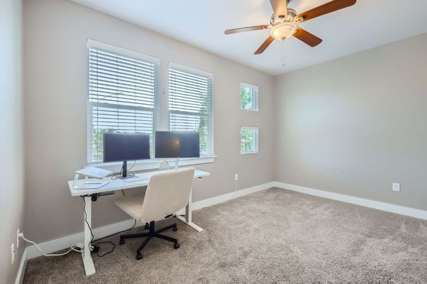 Home Office, Interior
