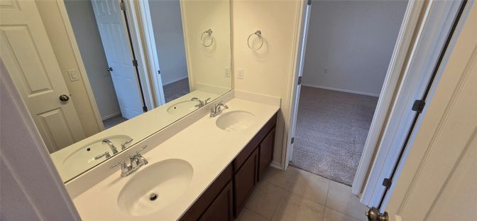Bathroom, Dual Sink Vanities, Interior