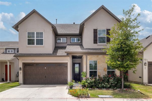 Attached, Exterior, Facade, Farmhouse