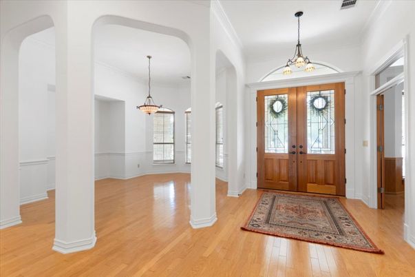 Interior, Pendant Lights, Wood Texture Flooring
