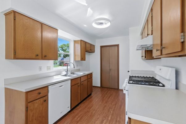Interior, Kitchen, Wood Texture Flooring