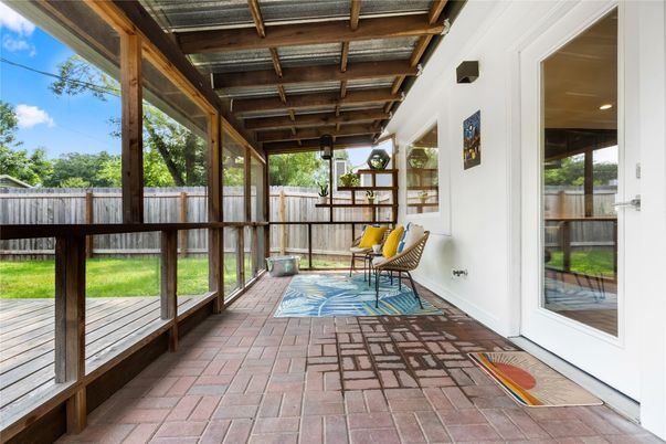 Interior, Sun Room, Wooden Beams