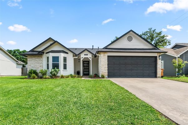 Attached, Exterior, Facade, Ranch