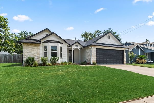Attached, Exterior, Facade, Ranch