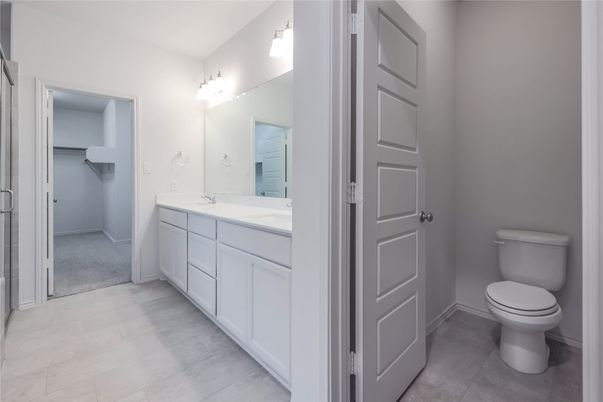 Bathroom, Dual Sink Vanities, Interior