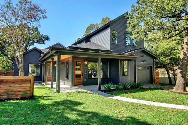 Backyard, Exterior, Facade, Farmhouse