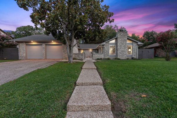 Attached, Backyard, Exterior, Facade, Brick Facade, Ranch