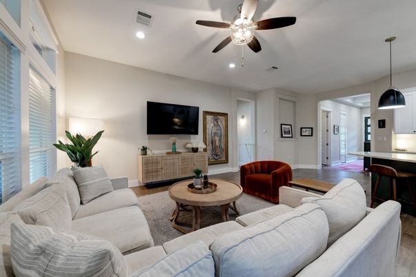 Interior, Living room, Pendant Lights, Recessed Lighting, Wood Texture Flooring