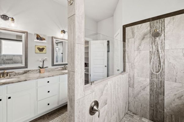 Bathroom, Dual Sink Vanities, Interior