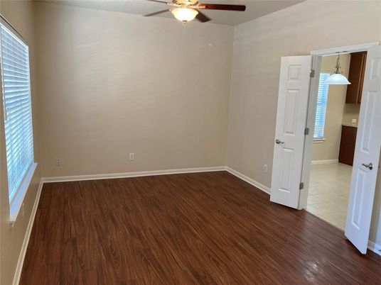 Empty room, Interior, Pendant Lights, Wood Texture Flooring