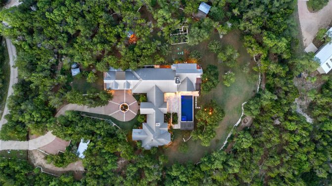 Exterior, Drone