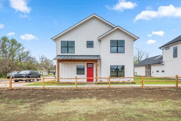 Backyard, Exterior, Facade, Farmhouse