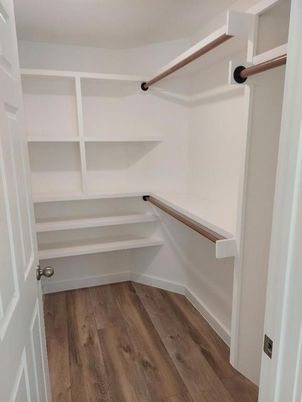 Interior, Walk-in Closets, Wood Texture Flooring