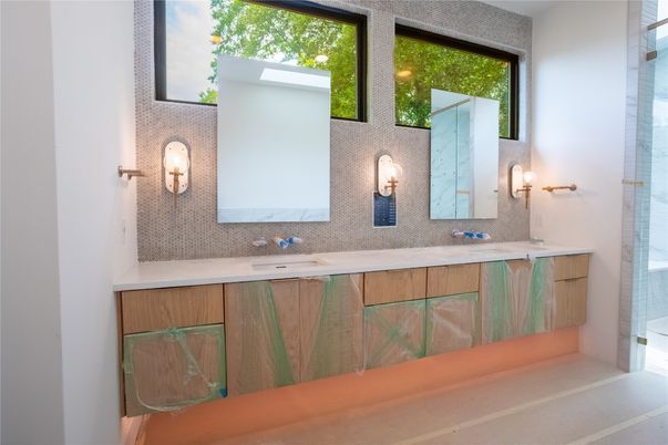 Bathroom, Dual Sink Vanities, Interior