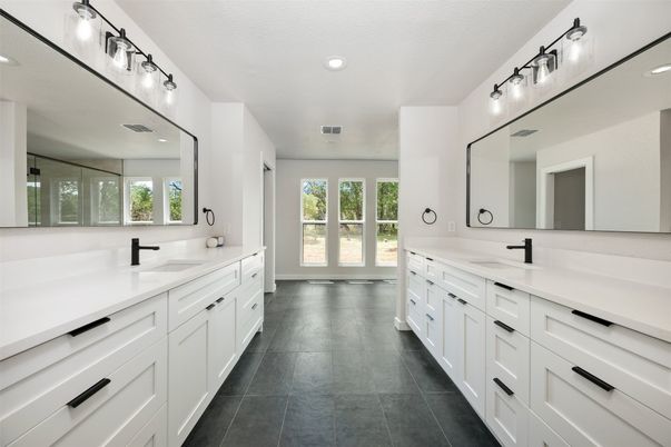 Bathroom, Dual Sink Vanities, Interior, Recessed Lighting