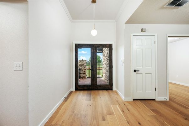 Interior, Pendant Lights, Wood Texture Flooring