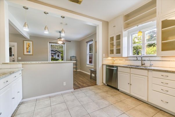 Interior, Kitchen, Pendant Lights, Wood Texture Flooring