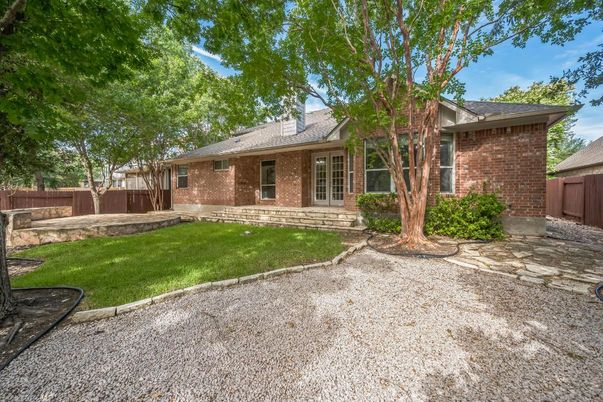 Backyard, Exterior, Facade, Brick Facade, Ranch