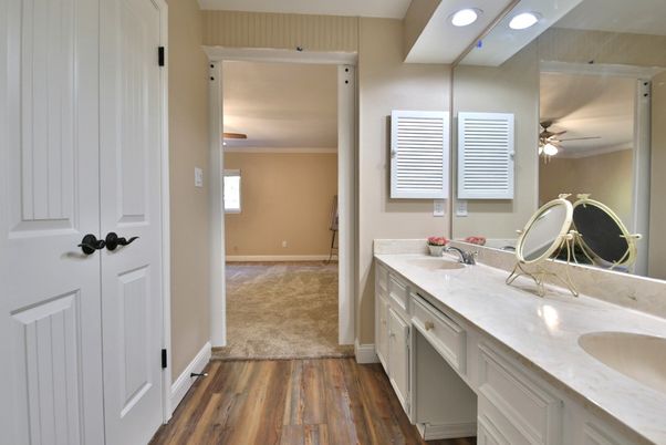 Bathroom, Dual Sink Vanities, Interior, Wood Texture Flooring