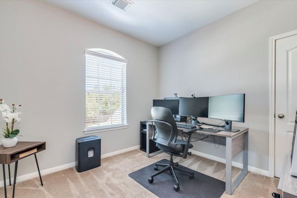 Home Office, Interior