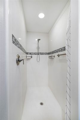 Bathroom, Interior, Recessed Lighting, Walk-in Closets