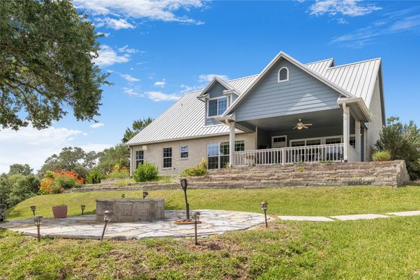 Backyard, Exterior, Facade, Farmhouse