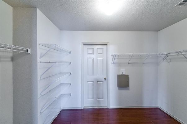 Interior, Walk-in Closets, Wood Texture Flooring