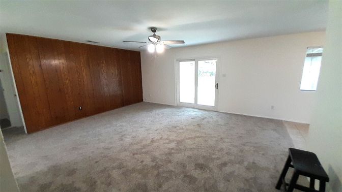 Empty room, Interior
